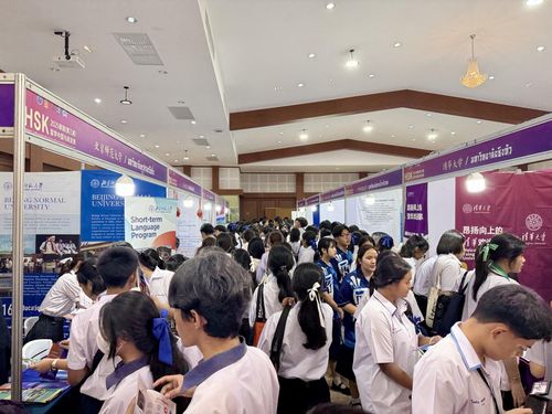 漢語橋梁，美甲添彩——記泰國第三屆HSK留學中國與就業展中的特色服務